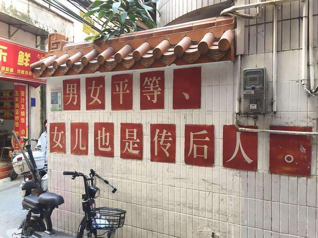包生男孩微信_包生男孩微信：男孩的新世界